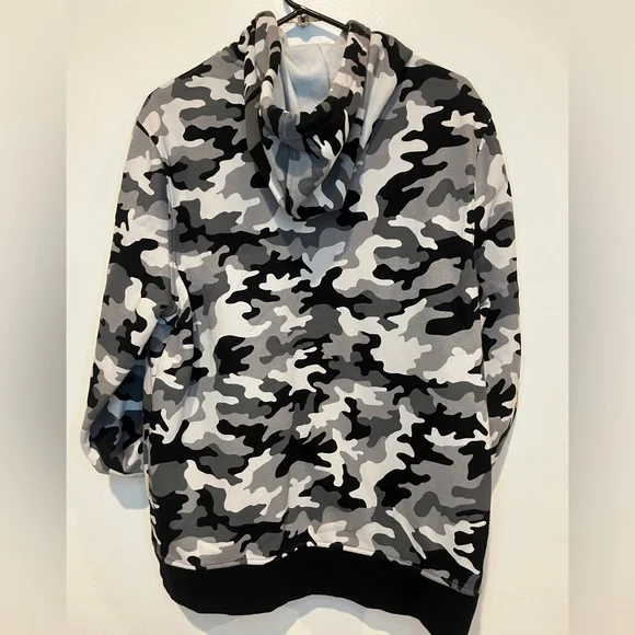 Michael kors men camo sweatshirt hoodie Large NWOT